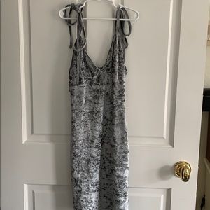 tie shoulder velvet dress!
